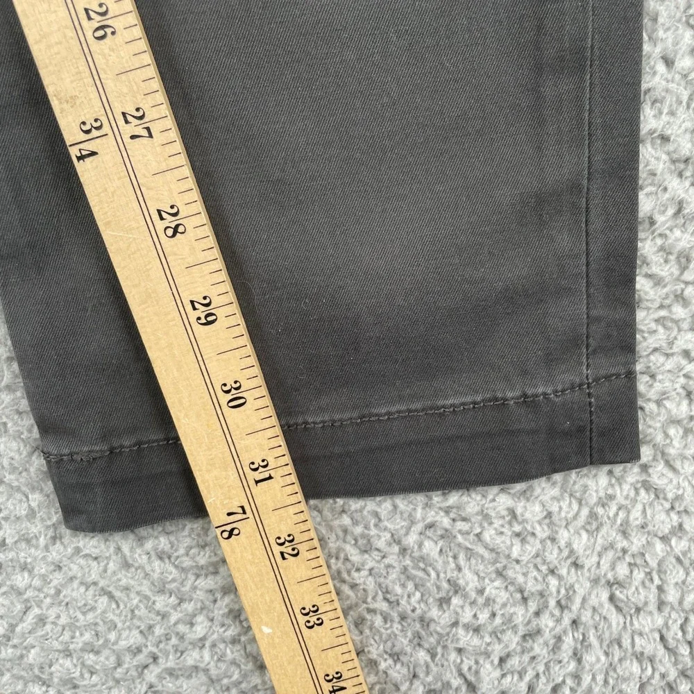 Banana Republic Chino Mens 31x32 Gray Lived-In Athletic Fit Tapered Stretch Pant